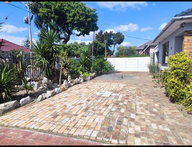 3 BEDROOM HOUSE SOLD IN SYBRAND PARK